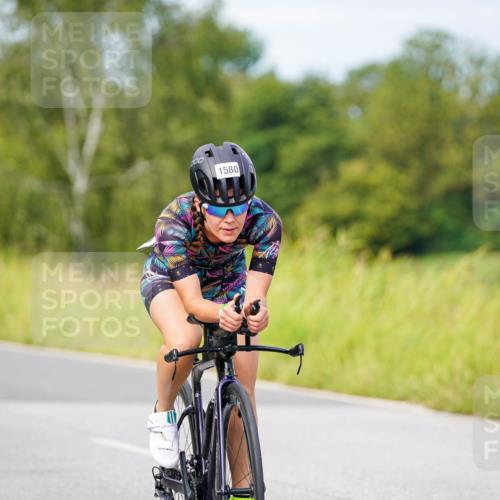31.08.2025 - Elbe Triathlon Hamburg Michael Burmester http://msf.ph/oto/8684047 31.08.2025 11:16:57 Radfahren 1356, 1441, 1493, 1580 meine-sportfotos.de