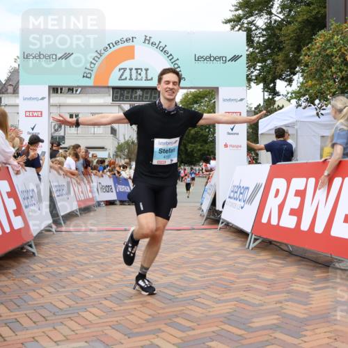 31.08.2025 - 21. Blankeneser Heldenlauf Strokosch-Dieckow http://msf.ph/oto/8684069 31.08.2025 12:03:22 Ziel 4151, 4032 meine-sportfotos.de