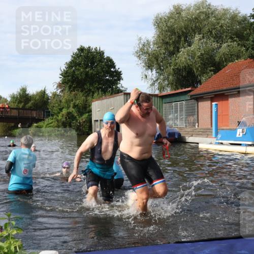 31.08.2025 - Elbe Triathlon Hamburg Luisa Fischer http://msf.ph/oto/8684071 31.08.2025 10:22:13 Schwimmen 1150, 1167, 1221, 1228, 1231, 1235 meine-sportfotos.de