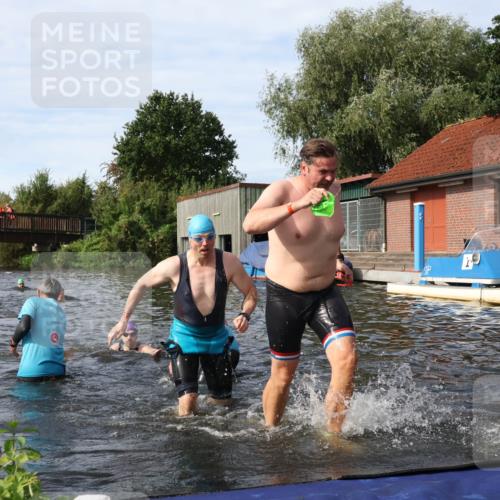 31.08.2025 - Elbe Triathlon Hamburg Luisa Fischer http://msf.ph/oto/8684073 31.08.2025 10:22:13 Schwimmen 1150, 1167, 1221, 1228, 1231, 1235 meine-sportfotos.de