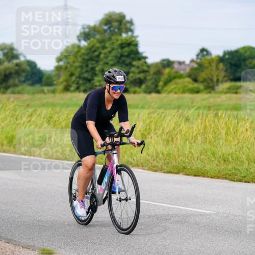 31.08.2025 - Elbe Triathlon Hamburg Michael Burmester http://msf.ph/oto/8684101 31.08.2025 11:17:57 Radfahren 1351, 1402, 1417 meine-sportfotos.de