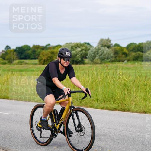 31.08.2025 - Elbe Triathlon Hamburg Michael Burmester http://msf.ph/oto/8684121 31.08.2025 11:18:01 Radfahren 1402, 1417, 1610 meine-sportfotos.de