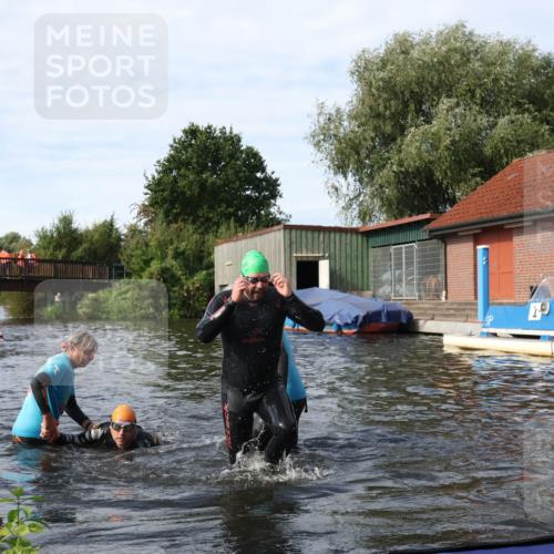 31.08.2025 - Elbe Triathlon Hamburg Luisa Fischer http://msf.ph/oto/8684133 31.08.2025 10:22:37 Schwimmen 1126, 1137, 1152, 1237 meine-sportfotos.de