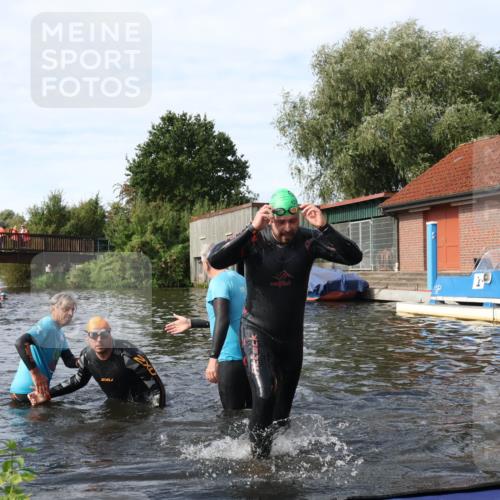 31.08.2025 - Elbe Triathlon Hamburg Luisa Fischer http://msf.ph/oto/8684139 31.08.2025 10:22:38 Schwimmen 1137, 1152 meine-sportfotos.de