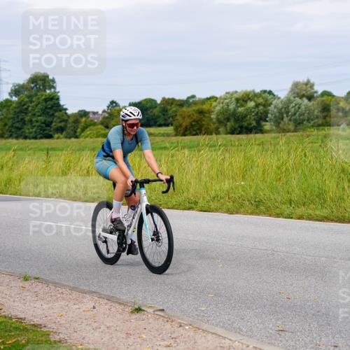 31.08.2025 - Elbe Triathlon Hamburg Michael Burmester http://msf.ph/oto/8684154 31.08.2025 11:18:22 Radfahren 1399, 1426, 1512, 1519 meine-sportfotos.de