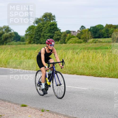 31.08.2025 - Elbe Triathlon Hamburg Michael Burmester http://msf.ph/oto/8684166 31.08.2025 11:18:29 Radfahren 1391, 1399 meine-sportfotos.de