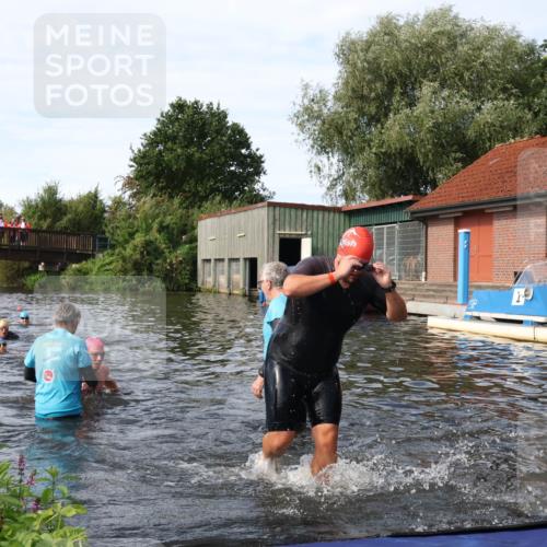 31.08.2025 - Elbe Triathlon Hamburg Luisa Fischer http://msf.ph/oto/8684167 31.08.2025 10:22:57 Schwimmen 1125, 1211, 1220, 1242 meine-sportfotos.de