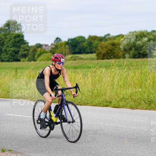 31.08.2025 - Elbe Triathlon Hamburg Michael Burmester http://msf.ph/oto/8684169 31.08.2025 11:18:29 Radfahren 1391, 1399 meine-sportfotos.de