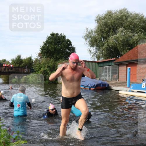 31.08.2025 - Elbe Triathlon Hamburg Luisa Fischer http://msf.ph/oto/8684183 31.08.2025 10:23:02 Schwimmen 1125, 1146, 1211, 1242 meine-sportfotos.de