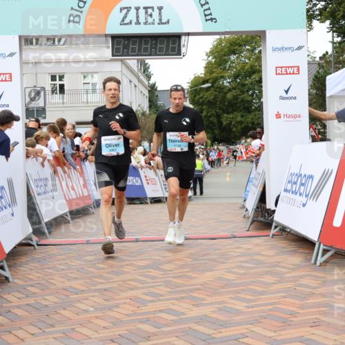31.08.2025 - 21. Blankeneser Heldenlauf Strokosch-Dieckow http://msf.ph/oto/8684192 31.08.2025 12:03:06 Ziel 4067, 4361, 4198 meine-sportfotos.de