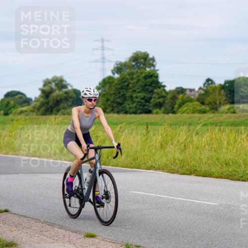 31.08.2025 - Elbe Triathlon Hamburg Michael Burmester http://msf.ph/oto/8684194 31.08.2025 11:18:43 Radfahren 1362, 1612 meine-sportfotos.de