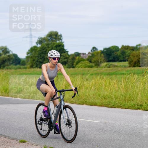 31.08.2025 - Elbe Triathlon Hamburg Michael Burmester http://msf.ph/oto/8684198 31.08.2025 11:18:43 Radfahren 1362, 1612 meine-sportfotos.de