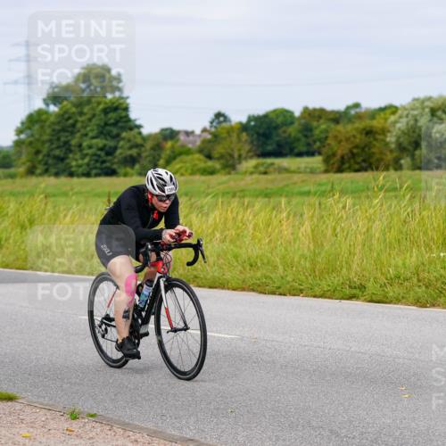 31.08.2025 - Elbe Triathlon Hamburg Michael Burmester http://msf.ph/oto/8684207 31.08.2025 11:18:51 Radfahren 1394 meine-sportfotos.de