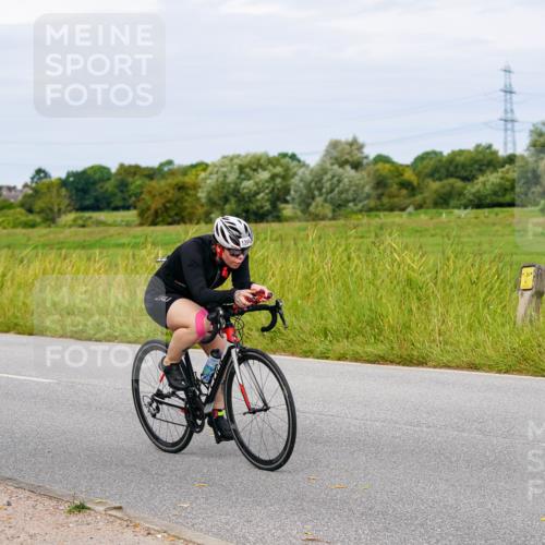 31.08.2025 - Elbe Triathlon Hamburg Michael Burmester http://msf.ph/oto/8684215 31.08.2025 11:18:52 Radfahren 1394 meine-sportfotos.de