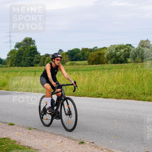31.08.2025 - Elbe Triathlon Hamburg Michael Burmester http://msf.ph/oto/8684218 31.08.2025 11:18:59 Radfahren 1452 meine-sportfotos.de