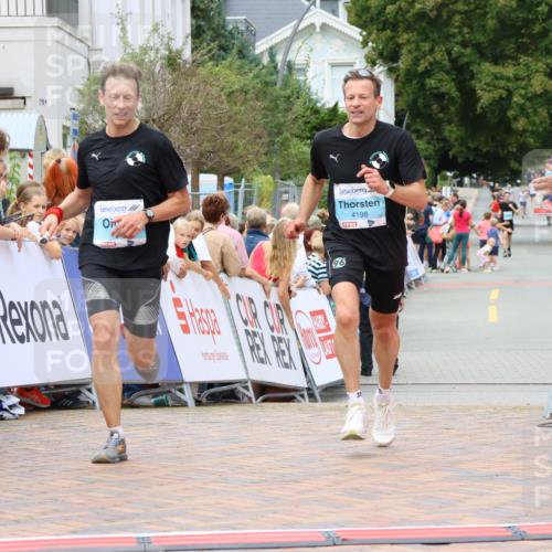 31.08.2025 - 21. Blankeneser Heldenlauf Strokosch-Dieckow http://msf.ph/oto/8684220 31.08.2025 12:03:05 Ziel 4067, 4361, 4198 meine-sportfotos.de