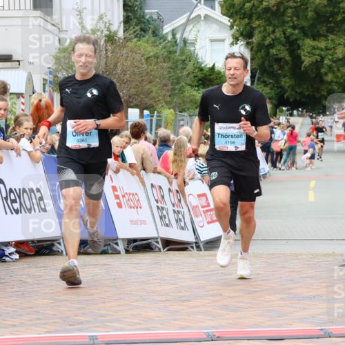 31.08.2025 - 21. Blankeneser Heldenlauf Strokosch-Dieckow http://msf.ph/oto/8684227 31.08.2025 12:03:05 Ziel 4067, 4361, 4198 meine-sportfotos.de