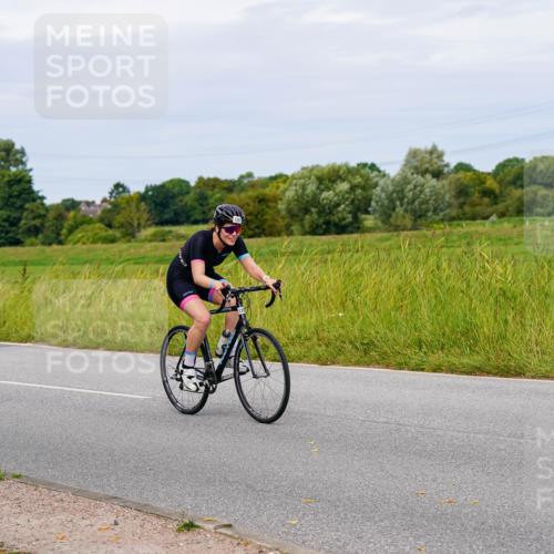31.08.2025 - Elbe Triathlon Hamburg Michael Burmester http://msf.ph/oto/8684233 31.08.2025 11:19:06 Radfahren 1369, 1397 meine-sportfotos.de