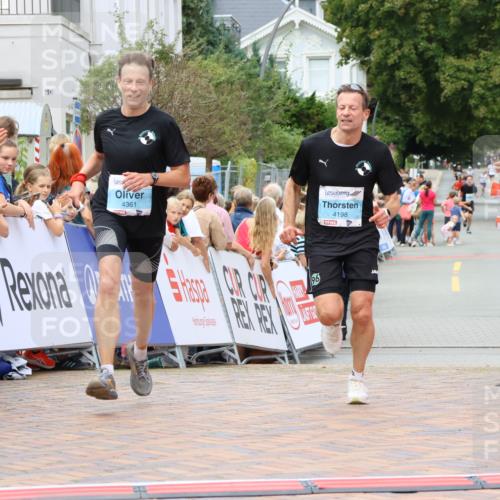 31.08.2025 - 21. Blankeneser Heldenlauf Strokosch-Dieckow http://msf.ph/oto/8684234 31.08.2025 12:03:05 Ziel 4067, 4361, 4198 meine-sportfotos.de