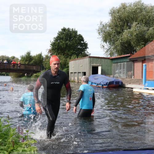 31.08.2025 - Elbe Triathlon Hamburg Luisa Fischer http://msf.ph/oto/8684249 31.08.2025 10:23:23 Schwimmen 1113, 1159, 1166, 1178, 1236 meine-sportfotos.de