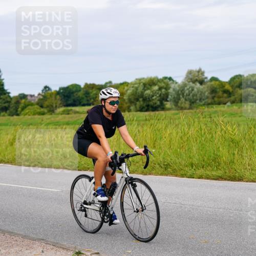 31.08.2025 - Elbe Triathlon Hamburg Michael Burmester http://msf.ph/oto/8684251 31.08.2025 11:19:08 Radfahren 1369, 1397 meine-sportfotos.de