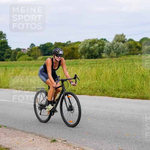 31.08.2025 - Elbe Triathlon Hamburg Michael Burmester http://msf.ph/oto/8684259 31.08.2025 11:19:15 Radfahren 1385, 1567 meine-sportfotos.de