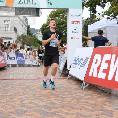 31.08.2025 - 21. Blankeneser Heldenlauf Strokosch-Dieckow http://msf.ph/oto/8684263 31.08.2025 12:03:03 Ziel 4067, 4361, 4198 meine-sportfotos.de