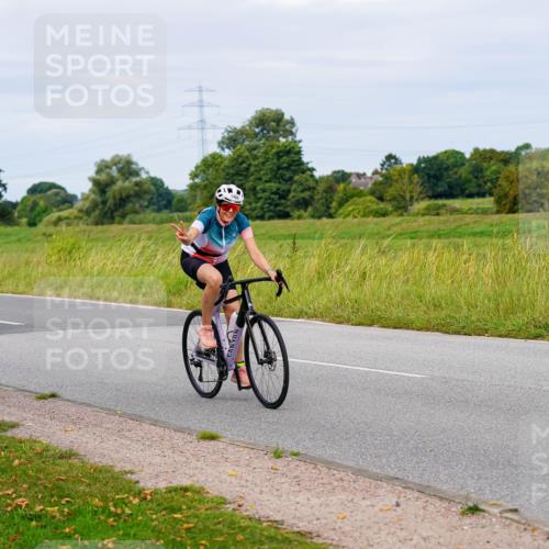 31.08.2025 - Elbe Triathlon Hamburg Michael Burmester http://msf.ph/oto/8684276 31.08.2025 11:19:23 Radfahren 1466, 1467, 1567 meine-sportfotos.de