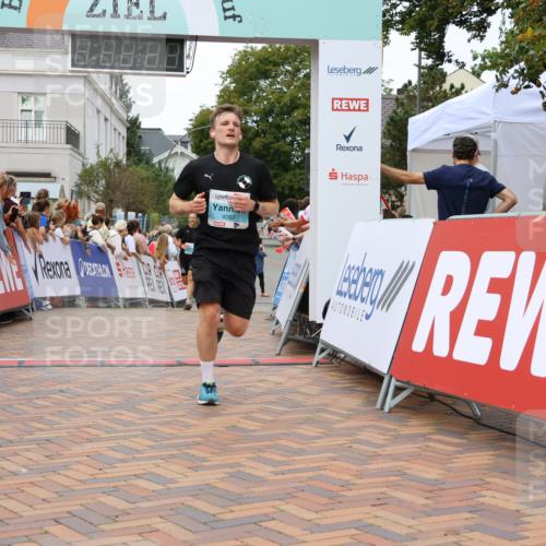 31.08.2025 - 21. Blankeneser Heldenlauf Strokosch-Dieckow http://msf.ph/oto/8684279 31.08.2025 12:03:02 Ziel 4067, 4361, 4198 meine-sportfotos.de