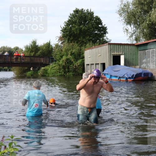31.08.2025 - Elbe Triathlon Hamburg Luisa Fischer http://msf.ph/oto/8684288 31.08.2025 10:23:56 Schwimmen 1194, 1199 meine-sportfotos.de