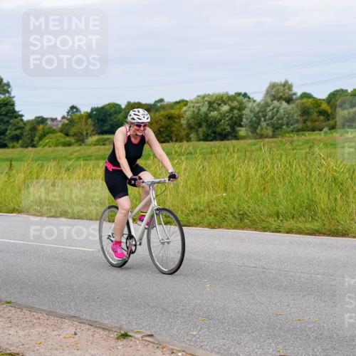 31.08.2025 - Elbe Triathlon Hamburg Michael Burmester http://msf.ph/oto/8684291 31.08.2025 11:19:24 Radfahren 1466, 1467 meine-sportfotos.de