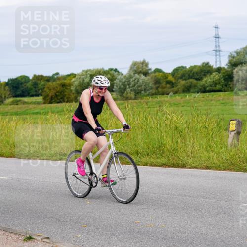 31.08.2025 - Elbe Triathlon Hamburg Michael Burmester http://msf.ph/oto/8684296 31.08.2025 11:19:24 Radfahren 1466, 1467 meine-sportfotos.de