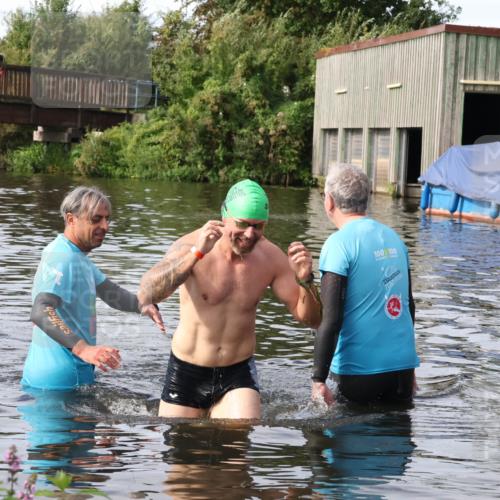 31.08.2025 - Elbe Triathlon Hamburg Luisa Fischer http://msf.ph/oto/8684325 31.08.2025 10:24:56 Schwimmen 1201 meine-sportfotos.de