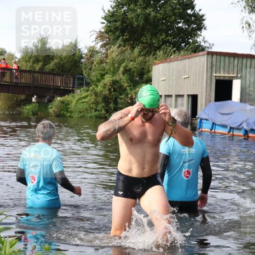 31.08.2025 - Elbe Triathlon Hamburg Luisa Fischer http://msf.ph/oto/8684330 31.08.2025 10:24:57 Schwimmen 1201 meine-sportfotos.de