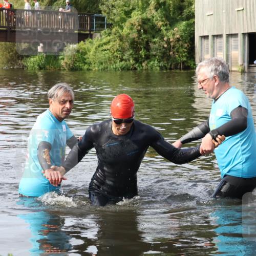 31.08.2025 - Elbe Triathlon Hamburg Luisa Fischer http://msf.ph/oto/8684341 31.08.2025 10:25:12 Schwimmen 1207 meine-sportfotos.de