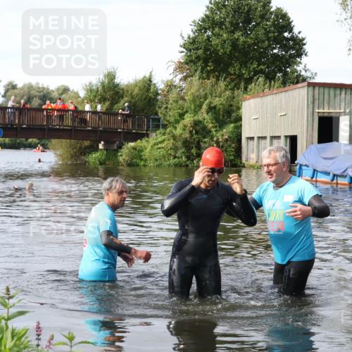31.08.2025 - Elbe Triathlon Hamburg Luisa Fischer http://msf.ph/oto/8684349 31.08.2025 10:25:13 Schwimmen 1207 meine-sportfotos.de