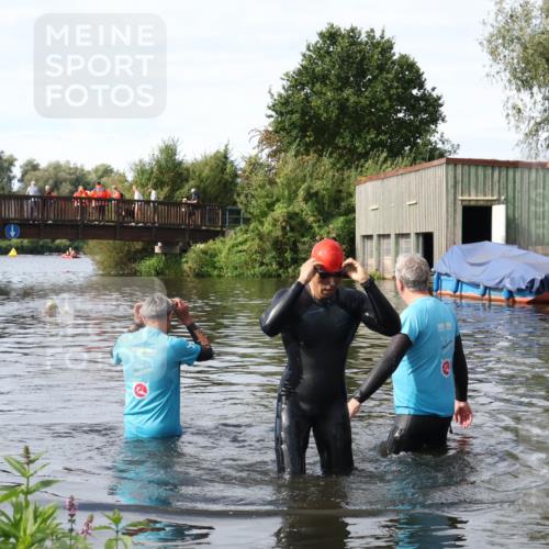 31.08.2025 - Elbe Triathlon Hamburg Luisa Fischer http://msf.ph/oto/8684353 31.08.2025 10:25:14 Schwimmen 1207 meine-sportfotos.de