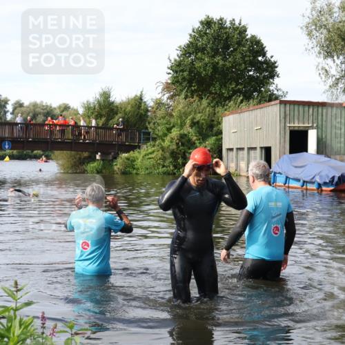 31.08.2025 - Elbe Triathlon Hamburg Luisa Fischer http://msf.ph/oto/8684354 31.08.2025 10:25:14 Schwimmen 1207 meine-sportfotos.de