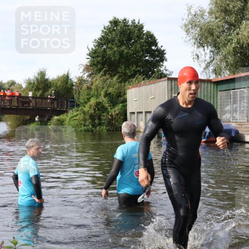 31.08.2025 - Elbe Triathlon Hamburg Luisa Fischer http://msf.ph/oto/8684359 31.08.2025 10:25:16 Schwimmen 1207 meine-sportfotos.de