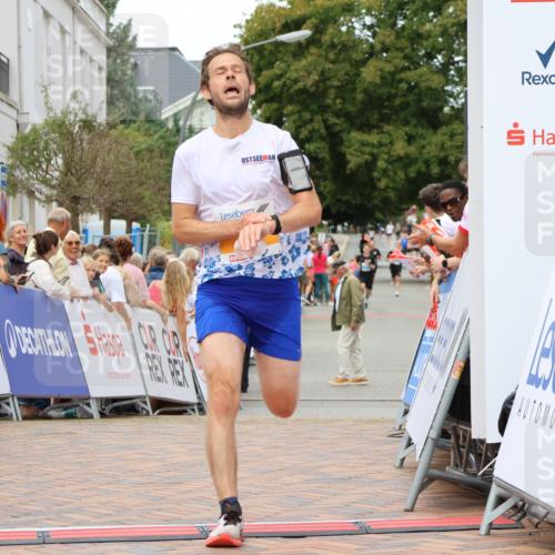 31.08.2025 - 21. Blankeneser Heldenlauf Strokosch-Dieckow http://msf.ph/oto/8684362 31.08.2025 12:02:49 Ziel 5376, 4425 meine-sportfotos.de