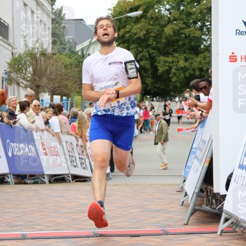 31.08.2025 - 21. Blankeneser Heldenlauf Strokosch-Dieckow http://msf.ph/oto/8684368 31.08.2025 12:02:49 Ziel 5376, 4425 meine-sportfotos.de