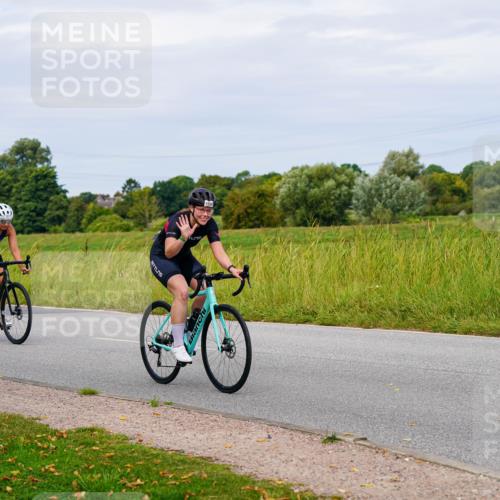 31.08.2025 - Elbe Triathlon Hamburg Michael Burmester http://msf.ph/oto/8684377 31.08.2025 11:20:16 Radfahren 1348, 1536, 1571, 1586 meine-sportfotos.de