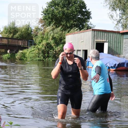 31.08.2025 - Elbe Triathlon Hamburg Luisa Fischer http://msf.ph/oto/8684384 31.08.2025 10:27:09 Schwimmen 1154 meine-sportfotos.de