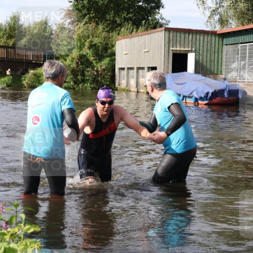 31.08.2025 - Elbe Triathlon Hamburg Luisa Fischer http://msf.ph/oto/8684395 31.08.2025 10:27:27 Schwimmen 1122, 1304 meine-sportfotos.de