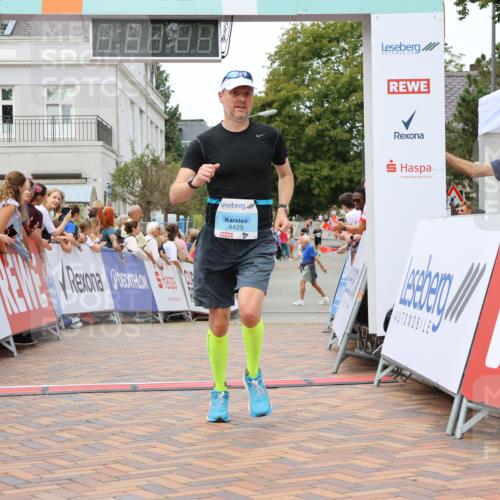 31.08.2025 - 21. Blankeneser Heldenlauf Strokosch-Dieckow http://msf.ph/oto/8684403 31.08.2025 12:02:46 Ziel 5376, 4288, 4425 meine-sportfotos.de