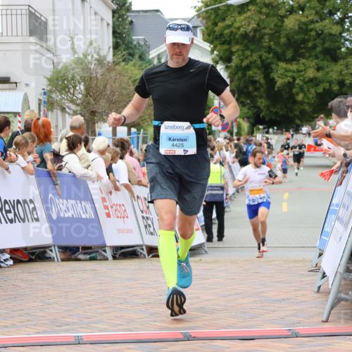 31.08.2025 - 21. Blankeneser Heldenlauf Strokosch-Dieckow http://msf.ph/oto/8684416 31.08.2025 12:02:45 Ziel 5376, 4288, 4425 meine-sportfotos.de