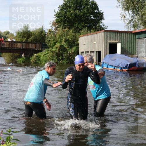 31.08.2025 - Elbe Triathlon Hamburg Luisa Fischer http://msf.ph/oto/8684423 31.08.2025 10:28:01 Schwimmen 1287 meine-sportfotos.de