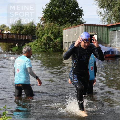 31.08.2025 - Elbe Triathlon Hamburg Luisa Fischer http://msf.ph/oto/8684428 31.08.2025 10:28:02 Schwimmen 1287 meine-sportfotos.de