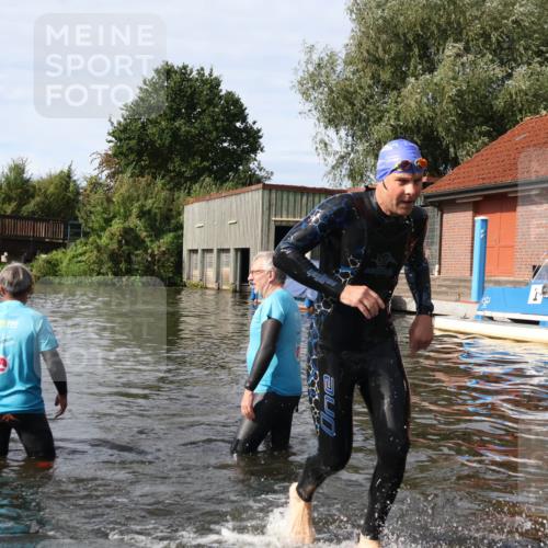 31.08.2025 - Elbe Triathlon Hamburg Luisa Fischer http://msf.ph/oto/8684431 31.08.2025 10:28:02 Schwimmen 1287 meine-sportfotos.de