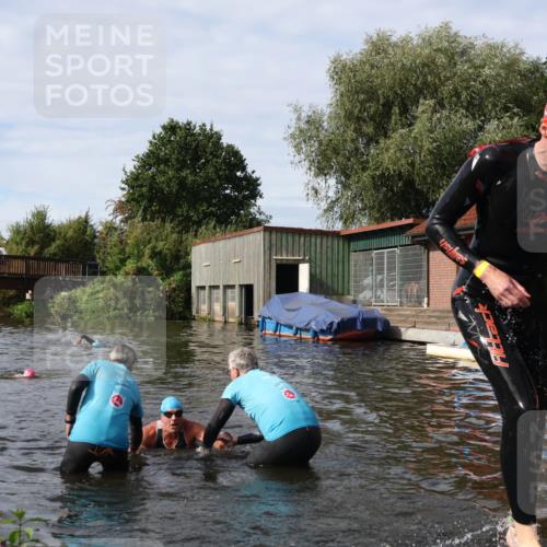 31.08.2025 - Elbe Triathlon Hamburg Luisa Fischer http://msf.ph/oto/8684449 31.08.2025 10:28:24 Schwimmen 1278, 1315 meine-sportfotos.de